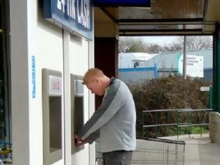 Φωτογραφία για Αυτά είναι «τεχνικά λάθη»: ATM τρελάθηκε... και μοίραζε λεφτά!