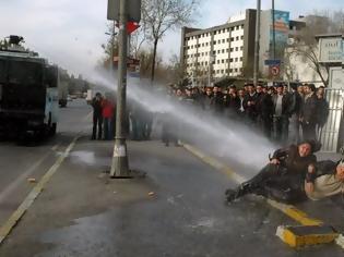 Φωτογραφία για Επεισόδια σε διαδήλωση στην Τουρκία, κατά των ελέγχων στο ίντερνετ