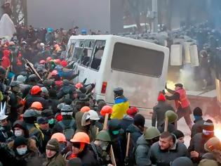 Φωτογραφία για Νύχτα συγκρούσεων στο Κίεβο