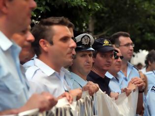 Φωτογραφία για Απορία αναγνώστη: Είναι οι ένστολοι ειδική κατηγορία εργαζομένων