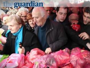Φωτογραφία για Guardian: Ο Σόρος ανοίγει κέντρα αλληλεγγύης σε όλη την Ελλάδα -Προκαλούν υποψίες τα κίνητρα του