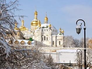Φωτογραφία για 4194 - Άρχισε να σχηματίζεται ουρά Ουκρανών στο Κίεβο για να προσκυνήσουν τα Τίμια Δώρα που φθάνουν το απόγευμα!