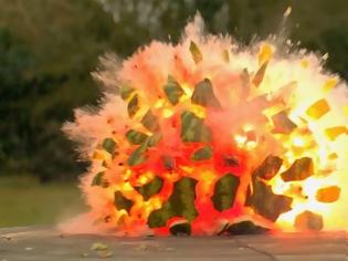 Φωτογραφία για Καρπούζι εκρήγνυται σε αργή κίνηση [video]