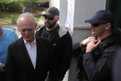 Το πρόβλημα του πολιτικού συστήματος είναι μόνο ο Άκης;...