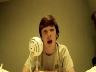 Φωτογραφία για VIDEO: Ο 14χρονος με την απίθανη φωνή