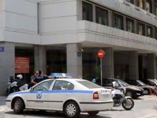 Φωτογραφία για Το Δημόσιο θα καταβάλει 25.000 ευρώ σε 53χρονη για τον τραυματισμό της από βόμβα στο ΥΠΟΙΚ