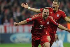 Tην έχει... «πελάτισσα» !  (vids)