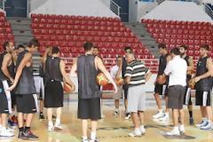 ΝΑ... ΠΑΛΕΨΕΙ ΜΕ ΑΞΙΟΠΡΕΠΕΙΑ ΑΠΕΝΑΝΤΙ ΣΤΟΝ ΟΛΥΜΠΙΑΚΟ ΘΕΛΕΙ Ο ΠΑΟΚ