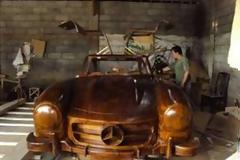 Ξύλινη… Mercedes SL300 πωλήθηκε για 5.000 ευρώ