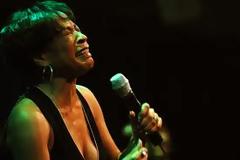 Bettye Lavette - Let me down easy [video] Mια διασκευή με ελληνικό χαρακτήρα!