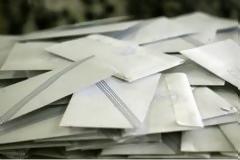 Αναγνώστης προτρέπει να μην ψηφίσει κανείς μεγάλα κόμματα