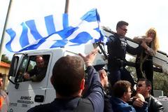 Μολότωφ στο Κέντρο Κράτησης Λαθρομεταναστών στην Αμυγδαλέζα