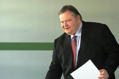 Ο Βενιζέλος αποδέχεται ως... πρωθυπουργό τον Σαμαρά!