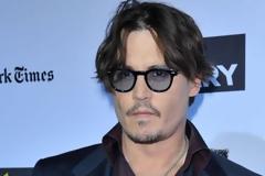Άγνωστη γυναίκα μηνύει τον Johnny Depp