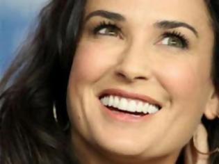 Φωτογραφία για Η επιστροφή της Demi Moore στο twitter...ως Mrs Kutcher!!!