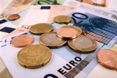 ΑΝΑΒΑΛΛΕΤΑΙ ΓΙΑ ΕΝΑ ΜΗΝΑ Η ΜΕΙΩΣΗ ΤΩΝ ΣΥΝΤΑΞΕΩΝ
