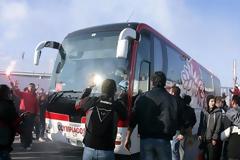 Συνελήφθησαν, ενώ έστηναν ενέδρα σε πούλμαν με φιλάθλους του Ολυμπιακού