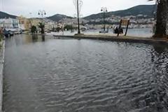 Μεγάλα προβλήματα από την κακοκαιρία στη Σάμο