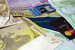 Εξονυχιστικοί έλεγχοι στους κατόχους πιστωτικών εξωτερικού