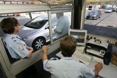 Προσωρινή αναστολή της Σένγκεν  Δυνατότητα επαναφοράς των συνοριακών ελέγχων ζητούν Γαλλία και Γερμανία