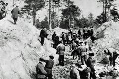 Η Ευρώπη καταδίκαζε τη Ρωσία 72 χρόνια μετά τη σφαγή του Κατίν