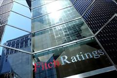 Ο οίκος Fitch υποβάθμισε σειρές ελληνικών ομολόγων