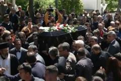 Χιλιάδες άνθρωποι είπαν το τελευταίο «αντίο» στον Δημήτρη Μητροπάνο