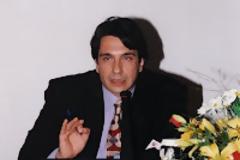 Τα 12 και 1 ερωτήματα για τις εκλογές