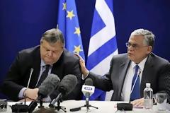 Το ΠΑΣΟΚ γίνεται… συμπλήρωμα εξουσίας