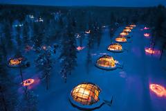 Το χωριό των γυάλινων igloo!