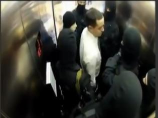 Φωτογραφία για VIDEO: Απίστευτη φάρσα στο ασανσέρ!