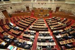 Πάνω από τριάντα οι βουλευτές που αποστρατεύονται