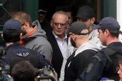 Οι κλέφτες να μπούνε φυλακή, απαιτεί αναγνώστης