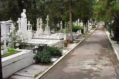 Θα γίνουν εξώσεις σε νεκροταφεία