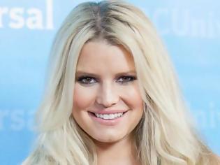 Φωτογραφία για H Jessica Simpson διαλέγει την καισαρική