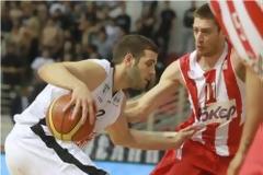 Αυλαία με ψηλά το κεφάλι