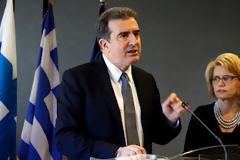 Γιούχα και προσαγωγές σε προεκλογική συγκέντρωση του Μιχάλη Χρυσοχοΐδη στο Μαρούσι