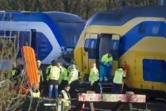 ΔΕΚΑΔΕΣ ΤΡΑΥΜΑΤΙΕΣ ΑΠΟ ΤΗ ΣΥΓΚΡΟΥΣΗ ΤΡΕΝΩΝ ΣΤΗΝ ΟΛΛΑΝΔΙΑ