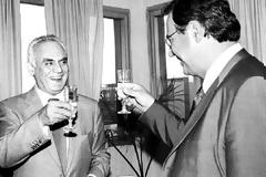 Ο Άκης με τον Χριστοδουλάκη 