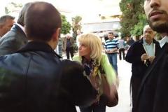 H ασφάλεια του Βενιζέλου την έβγαλε έξω σηκωτή