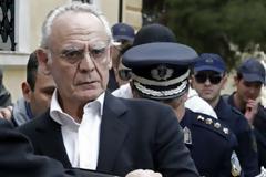 Αποδοκιμασίες και πολλά 