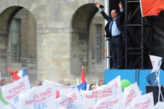 Ο Ολάντ κέρδισε. Όχι… το ΠΑΣΟΚ