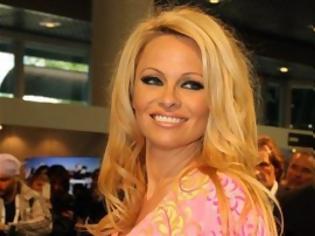 Φωτογραφία για Η καυτή εμφάνιση της Pamela Anderson