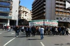 Κλειστή η Σταδίου από εργαζόμενους στα ναυπηγεία Σκαραμανγκά