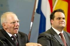 Έπεσε η κεντροδεξιά κυβέρνηση της Ολλανδίας εξαιτίας των νέων μέτρων λιτότητας!