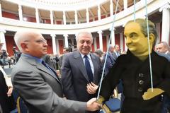 Μαριονέτα ήταν ο Καραμανλής στο Ζάππειο!
