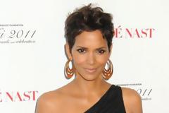 H Halle Berry και τα παπούτσια της