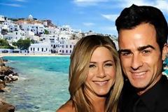 Η Jennifer Aniston στην Ελούντα για τις προετοιμασίες του γάμου της