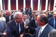 Μα.... πώς ξεφυτρώνει παντού ο Νικολόπουλος;