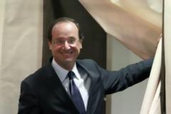 Μισάνοιχτες βλέπει τις πόρτες των ευρωπαίων ηγετών ο Ολάντ